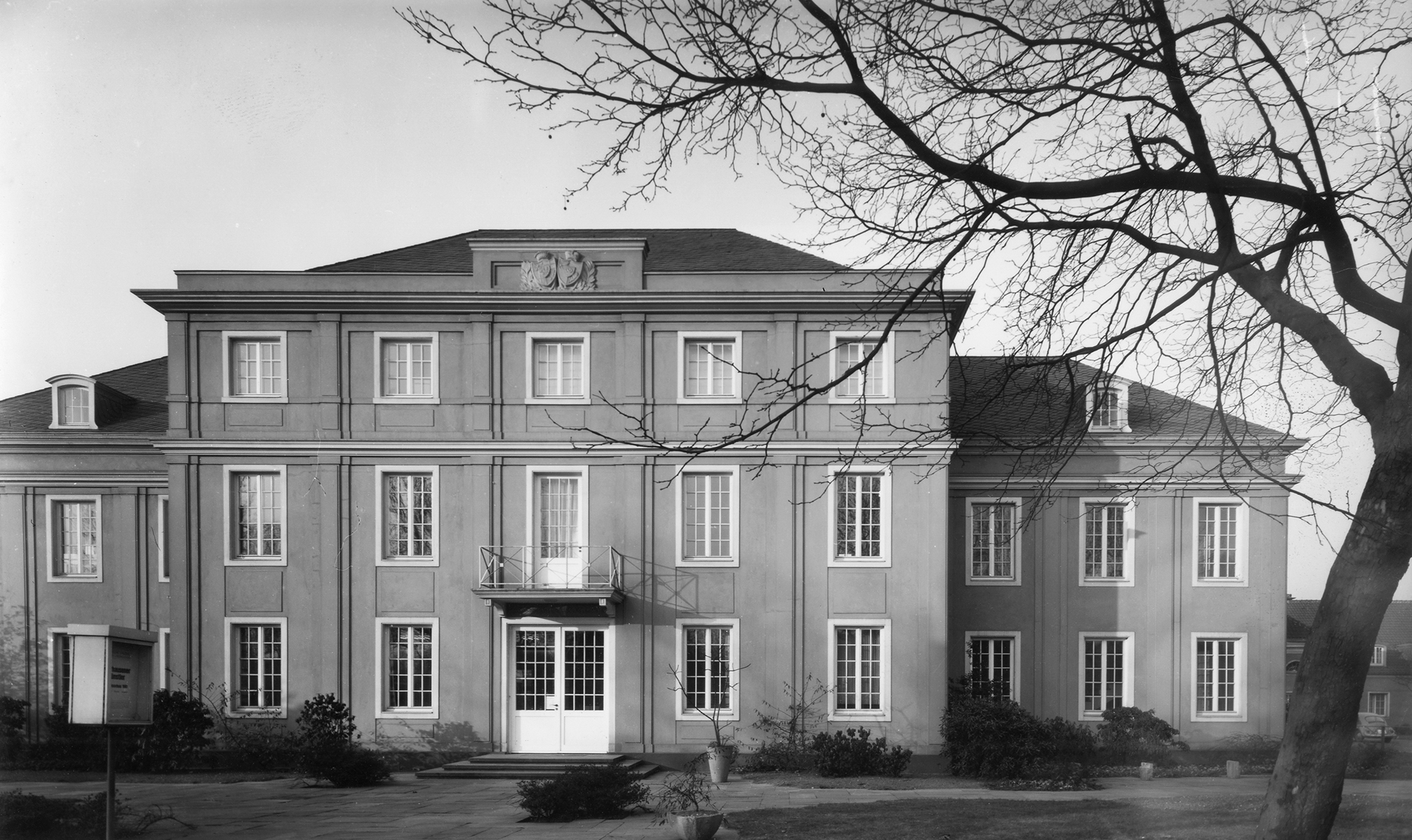 Rudolf Holtappel, LUDWIGGALERIE Schloss Oberhausen (ehemals Städtische Galerie Oberhausen) 1960er Jahre, © Nachlass Holtappel