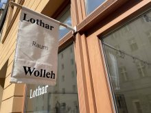 Eingang zum Lothar Wolleh Raum, Berlin. Foto: Oliver Wolleh (2021)