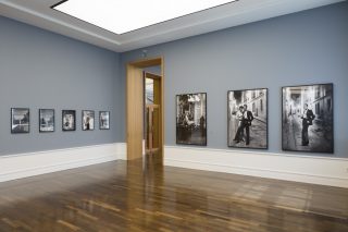 Helmut Newton Stiftung, Berlin, Dokumentation der Ausstellung »White Women / Sleepless Nights / Big Nudes«, kuratiert von Matthias Harder Helmut Newton Stiftung, Berlin, Dokumentation der Ausstellung »White Women / Sleepless Nights / Big Nudes«, kuratiert von Matthias Harder